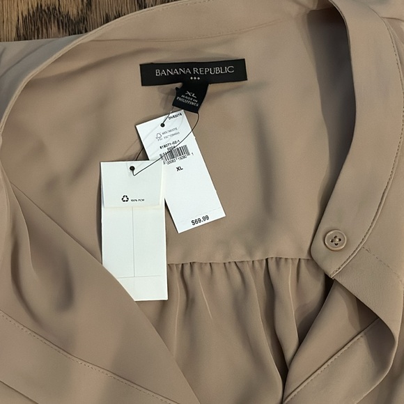 Banana Republic Belted Buttondown Blouse NWT - Picture 3 of 3